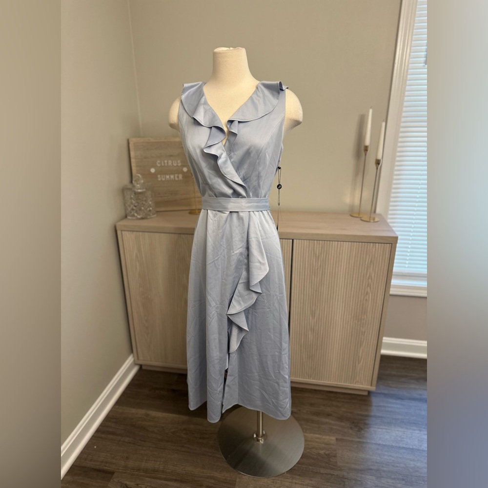 Adrianna Papell Satin Dress‎
